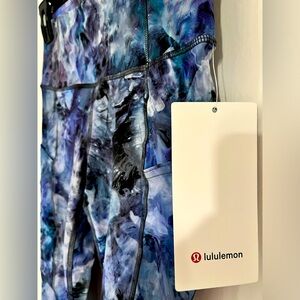 Brand new Lululemon 25” high rise workout tights